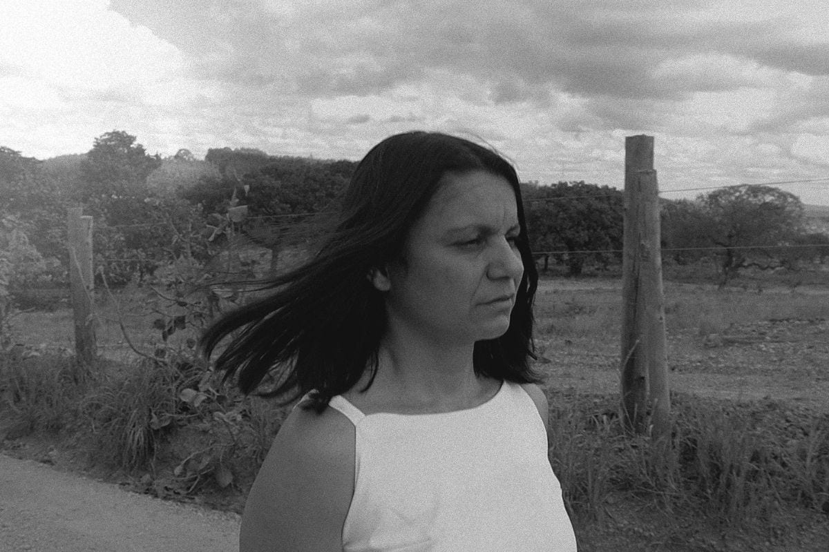 Emanuelle Benfenatti interpreta a personagem central do monólogo
