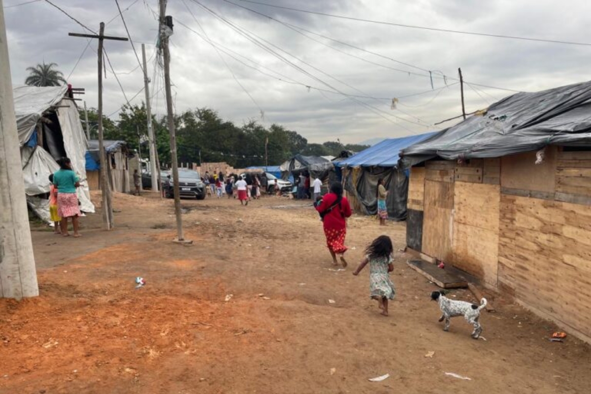 Indígenas da etnia Warao se instalaram na ocupação Terra Mãe há cerca de três anos