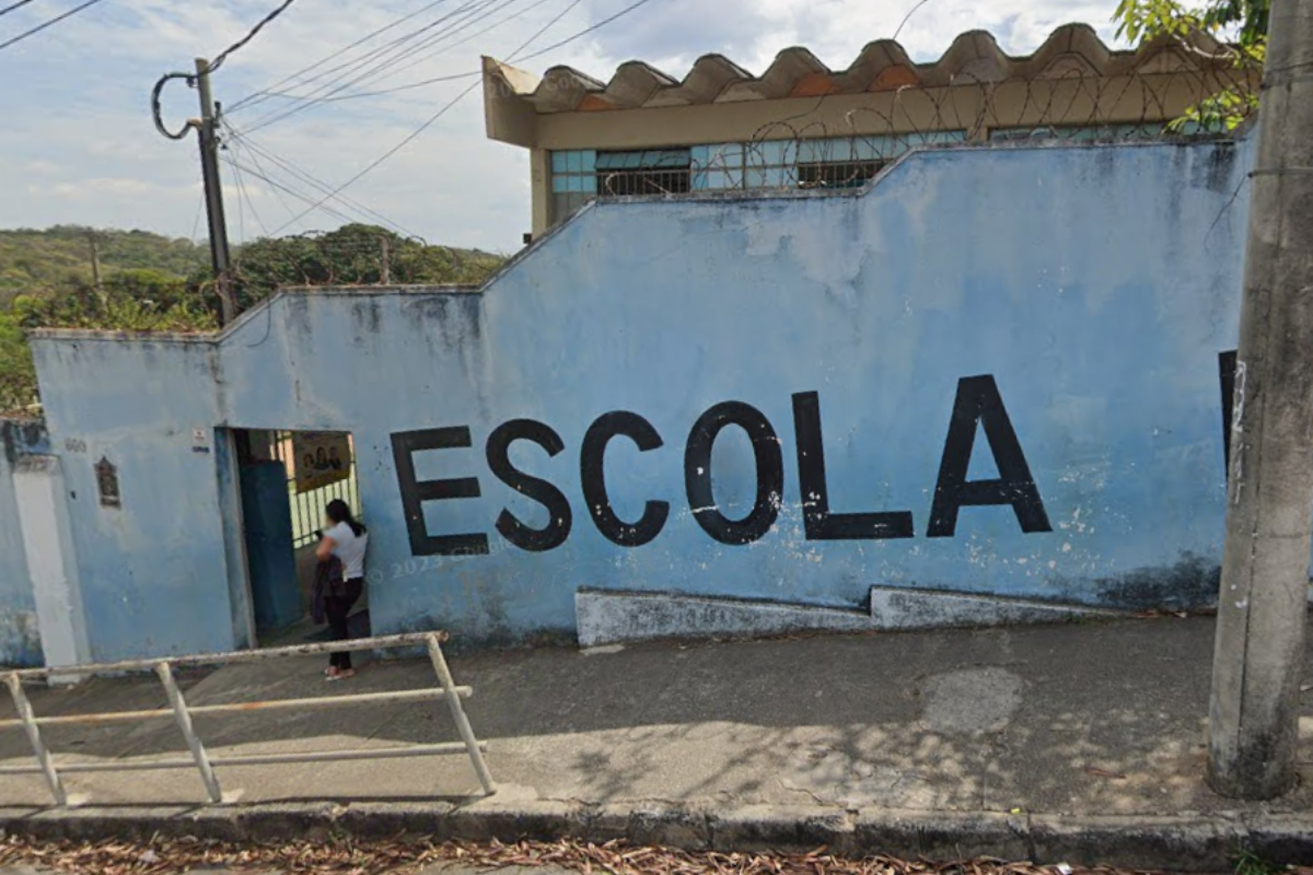 Confusão foi contida com a ajuda de mães e alunos que estavam no local