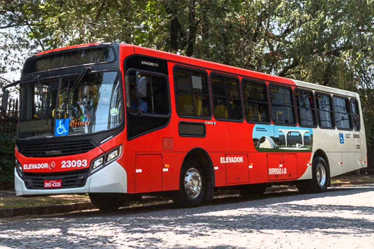 Ônibus da linha 3165, do transporte metropolitano, esteve no centro da confusão no Dom Bosco