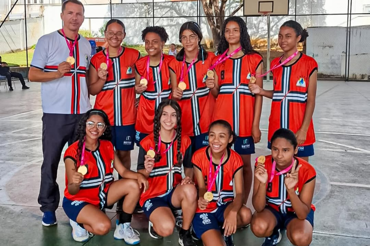 Atletas representaram o município nas modalidades de basquete, handebol, futsal, vôlei e xadrez