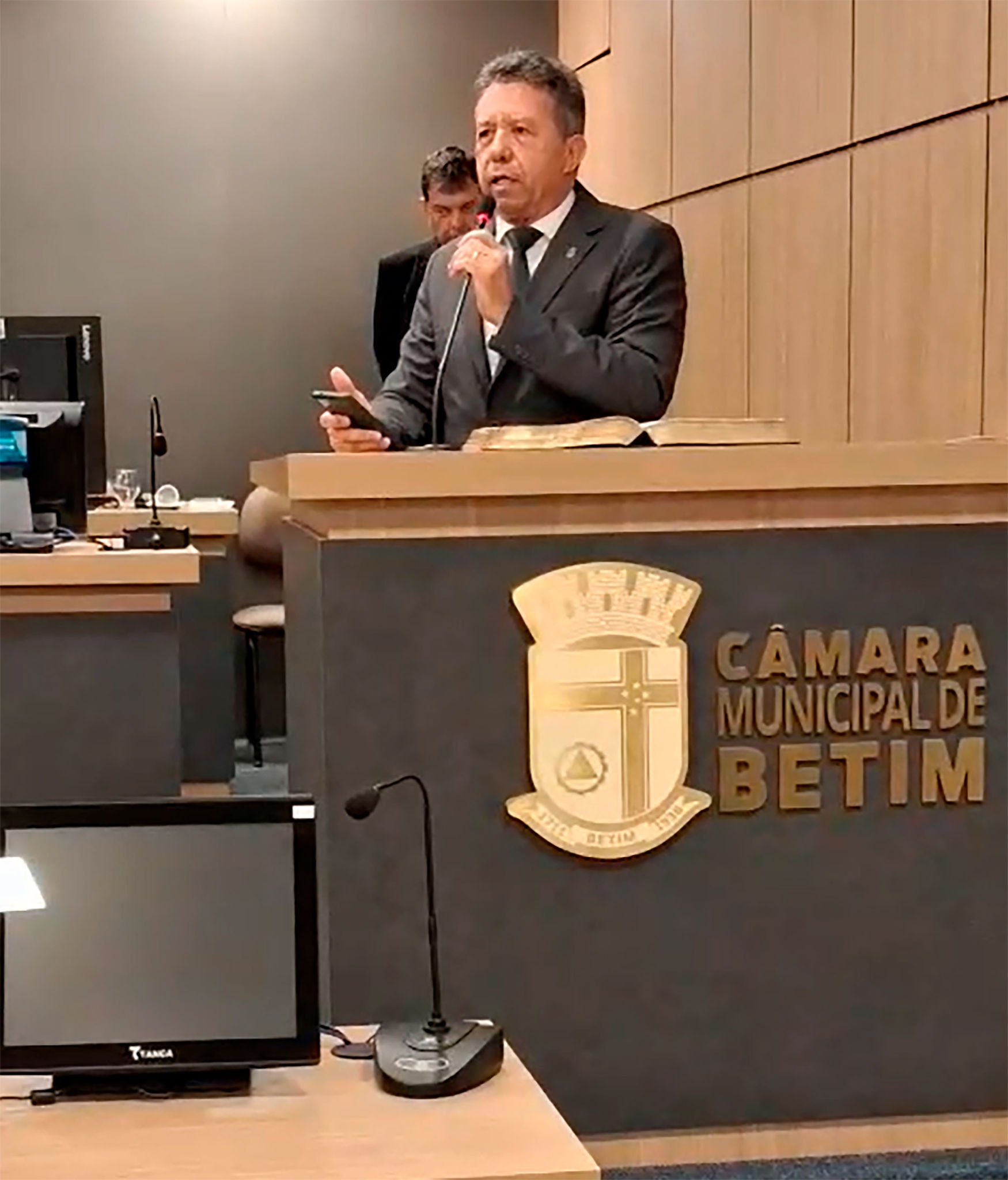 Implantação de uma escola cívico-militar na rede pública de ensino de Betim, foi avaliada de forma positiva.