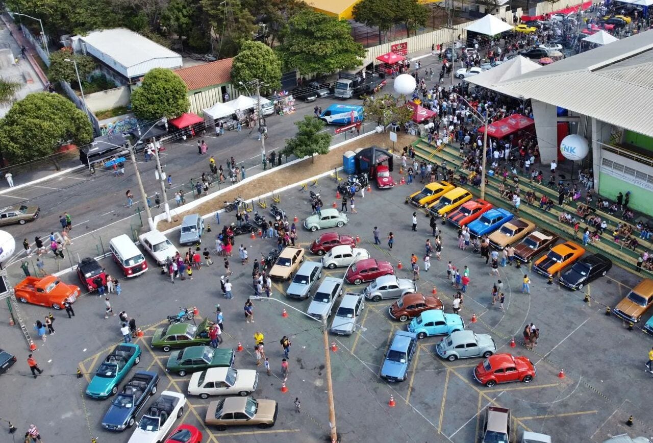 8ª edição do Vintage Motors Club reúne famílias e apaixonados por veículos antigos em Betim