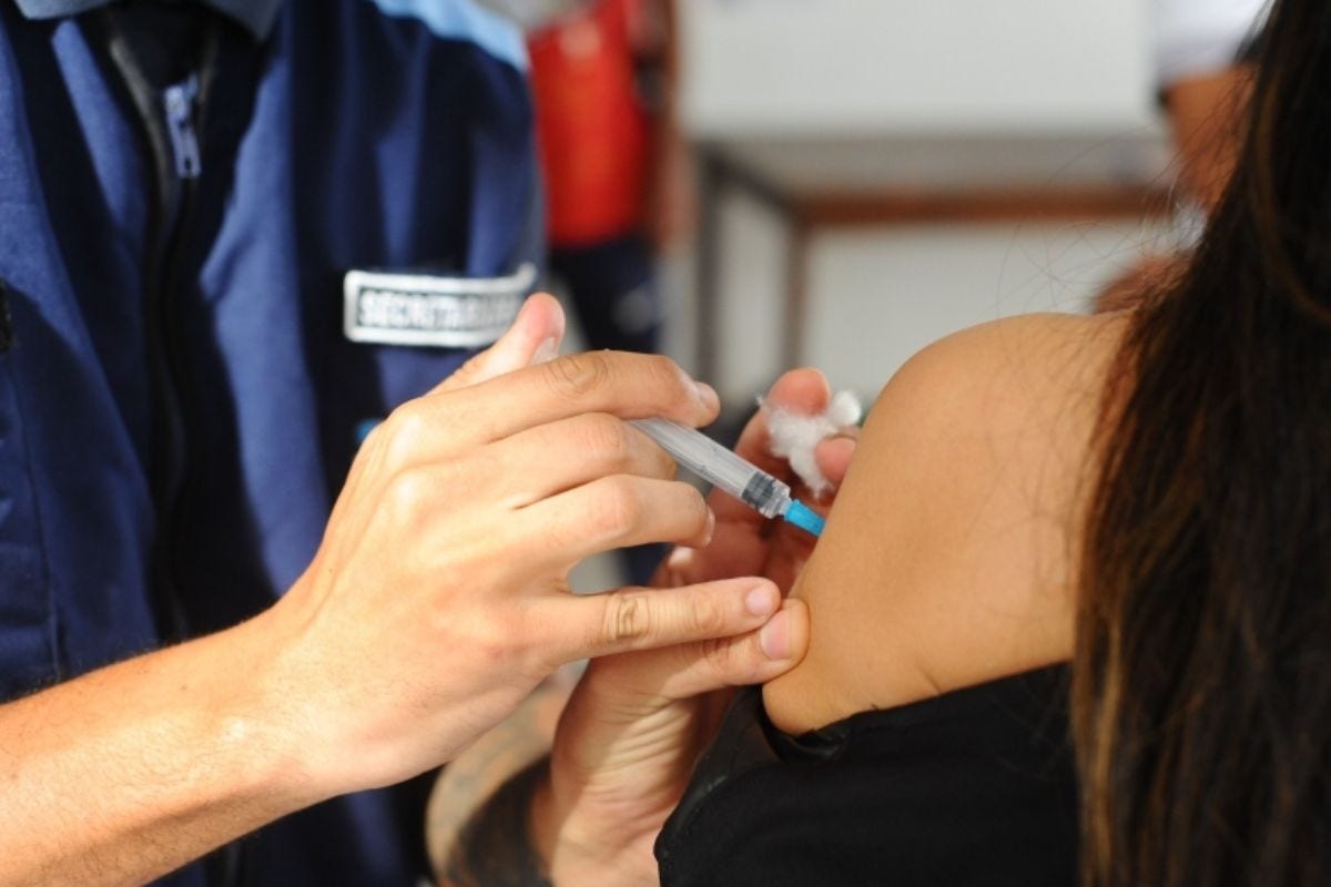 Em Betim, as doses estarão disponíveis nas 41 Unidades Básicas de Saúde (UBSs)