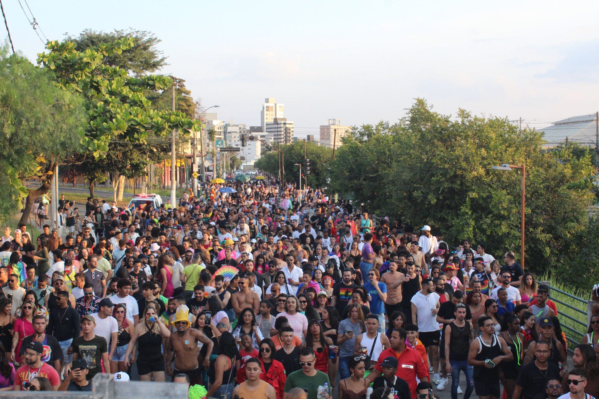 Ponto alto será no domingo (27), com a 21ª Parada do Orgulho LGBTQIA+, com desfile pela avenida Edmeia Matos Lazzarotti