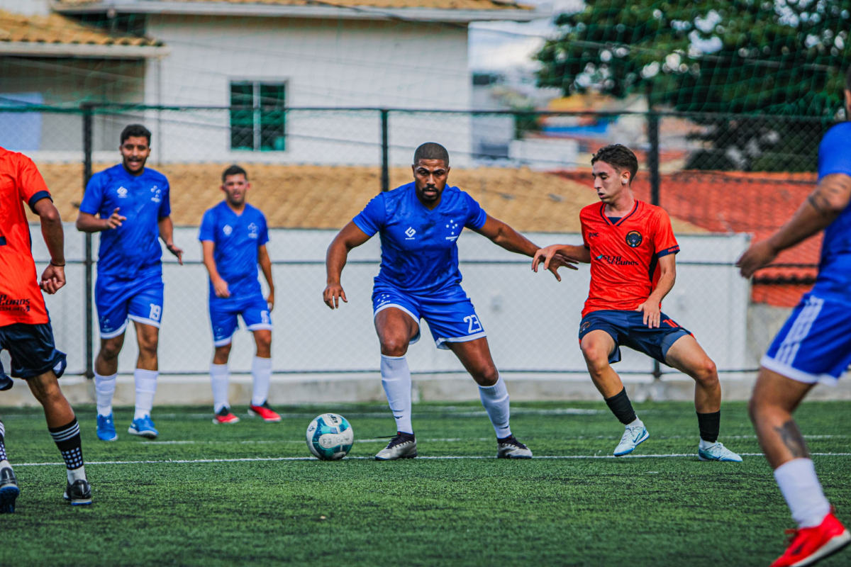 Clima de decisão no ar: bola rolando e corações acelerados no Fut7 Betim!