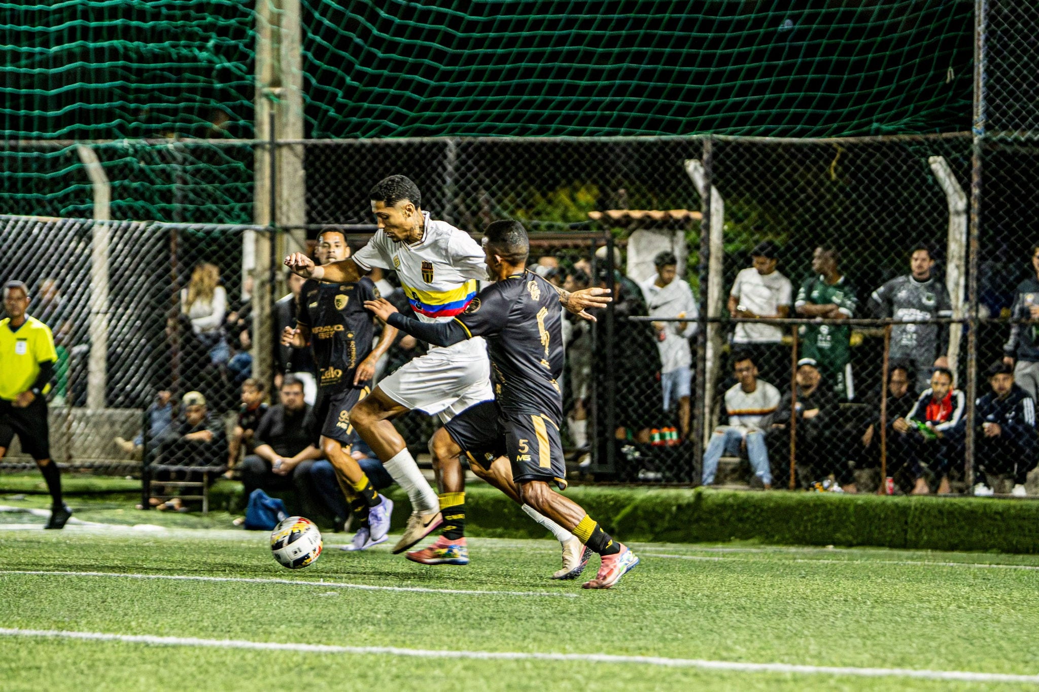 Equipe do 100 Base foi derrotada na estreia do torneio