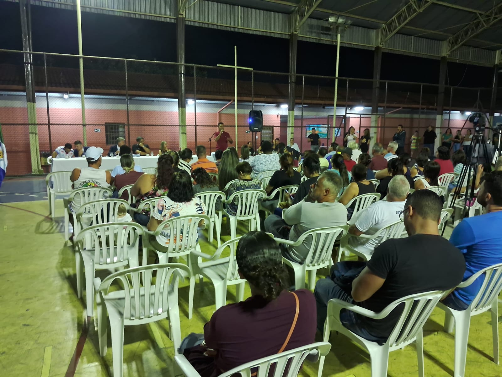 Audiência pública ocorreu na sexta-feira (12), na Escola Municipal Isaura Coelho, no Alterosas