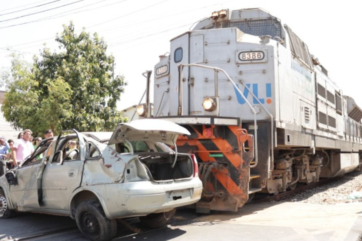 VLI realizou em 2025  um simulado de acidente entre trem e veículo pra alertar a população