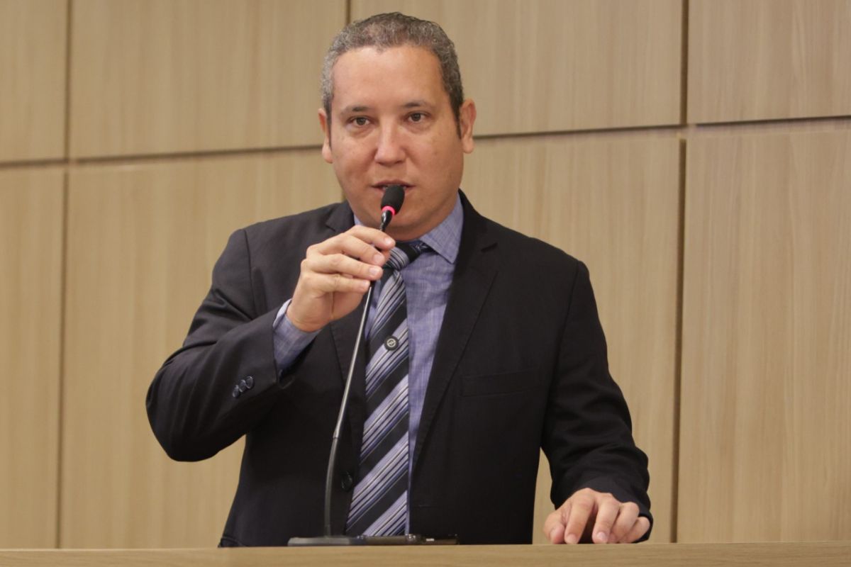 Tiago Santana (PCdoB) está em seu quarto mandato consecutivo e já foi líder de governo
