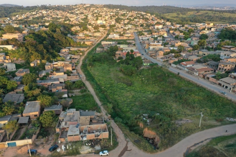 A avenida sanitária Yecoaba, fica localizada entre as ruas Copissaba e Afonso Portes Barcelar