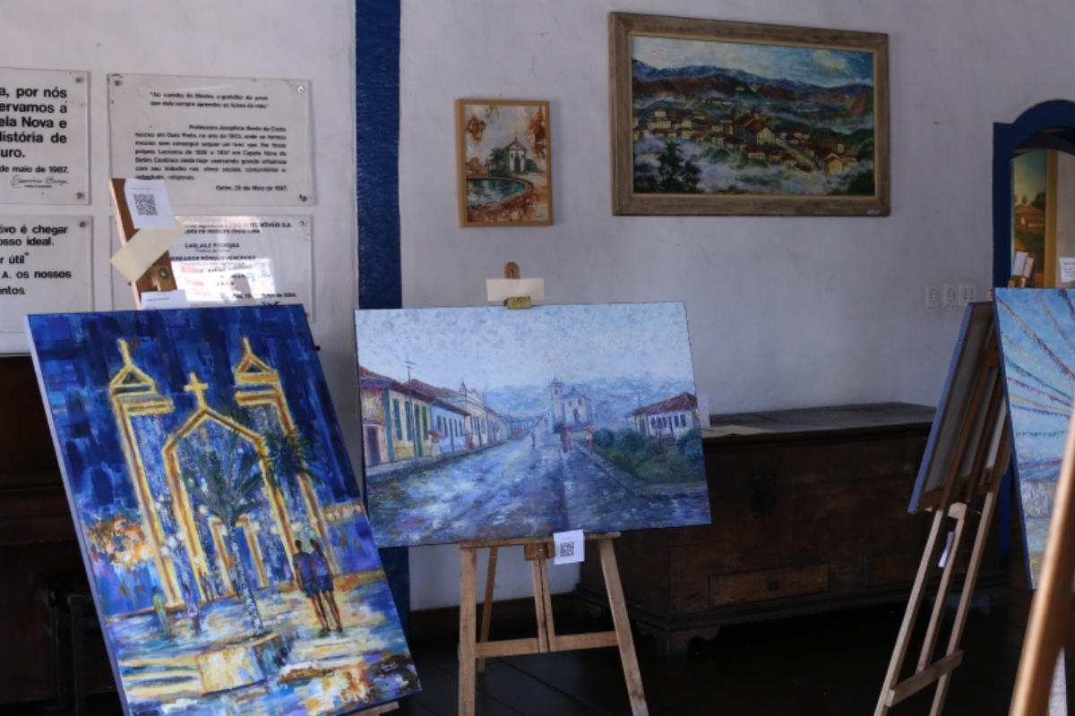 Mostra apresenta telas inspiradas em casarões antigos, estações ferroviárias, igrejas, montanhas e manifestações populares