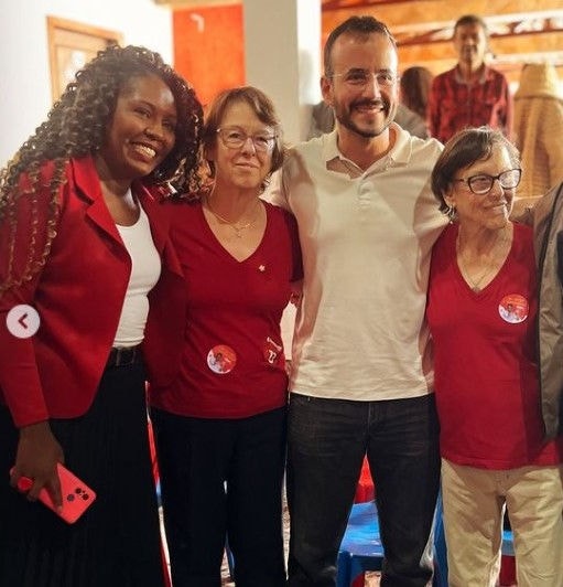 Vinícius participou, nesse sábado (27), da convenção do PT, que aprovou o nome da sindicalista Ana Paula como sua vice na chapa; as irmãs Maria do Carmo e Maria Tereza Lara estavam presentes