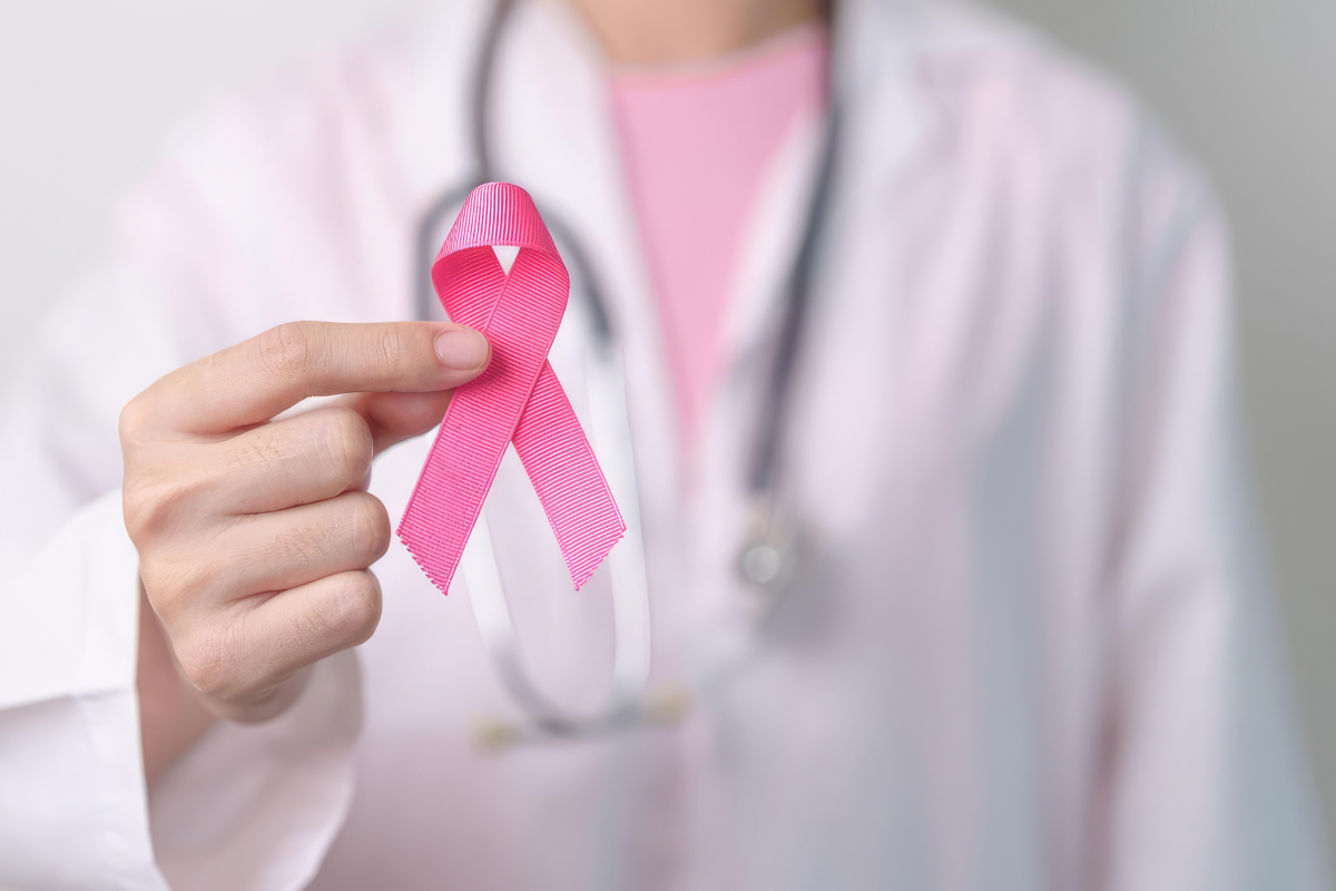 Evento faz alusão ao Outubro Rosa, mês de conscientização sobre o autoexame e o diagnóstico precoce do câncer de mama
