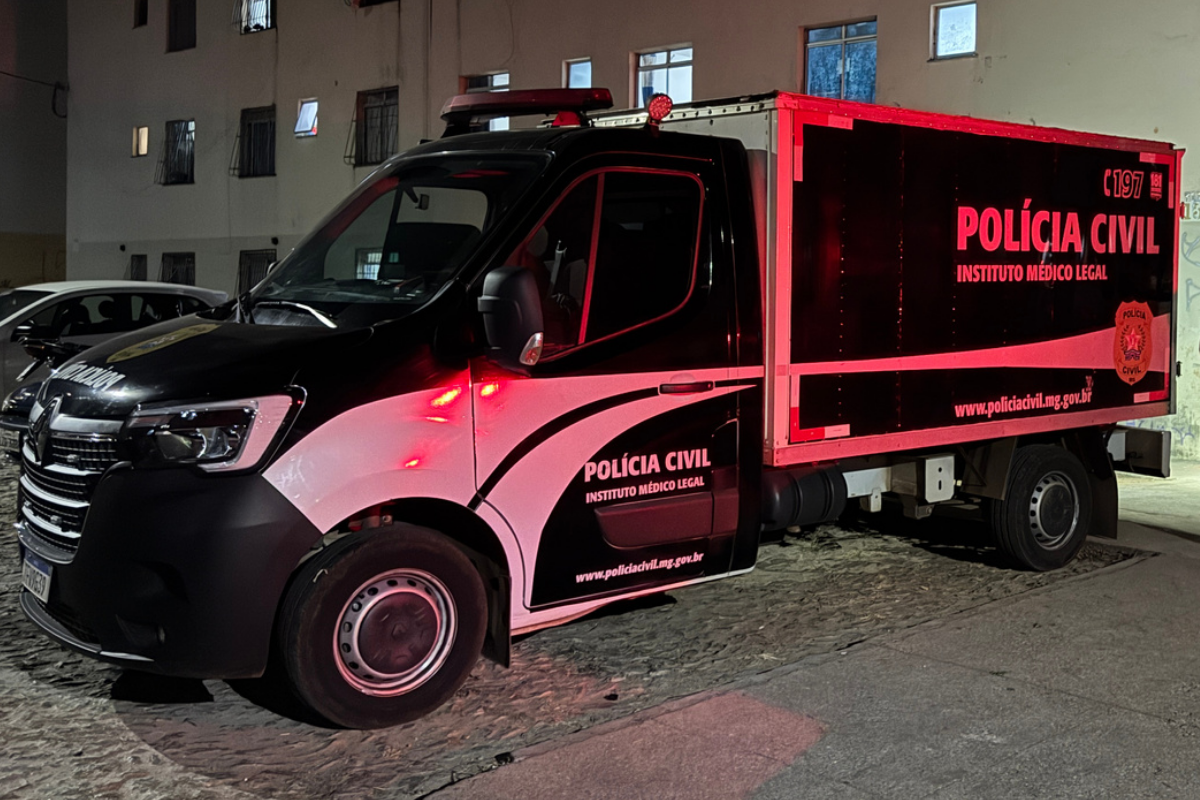 Rabecão esteve no local e realizou a remoção do corpo da vítima