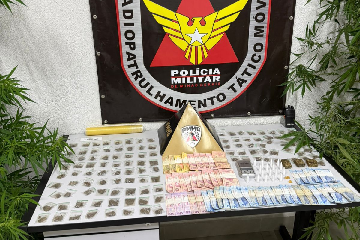 Material apreendido e grupo suspeito foram levados para a Delegacia de Plantão de Betim