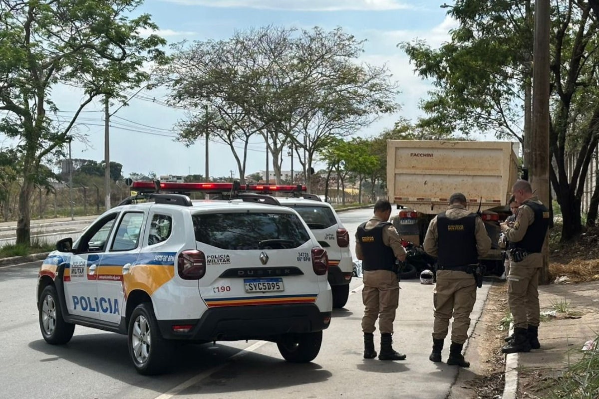 Acidente foi próximo ao retorno de acesso à Via Expressa