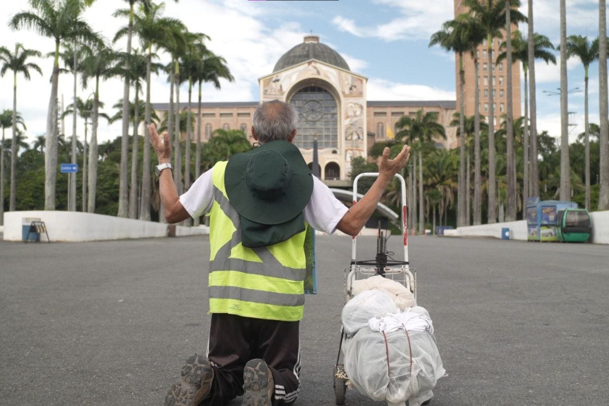 Esta foi a 44ª vez que o morador de Betim percorreu os cerca de 490 quilômetros a pé 
