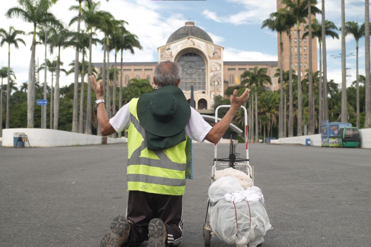 Esta foi a 44ª vez que o morador de Betim percorreu os cerca de 490 quilômetros a pé