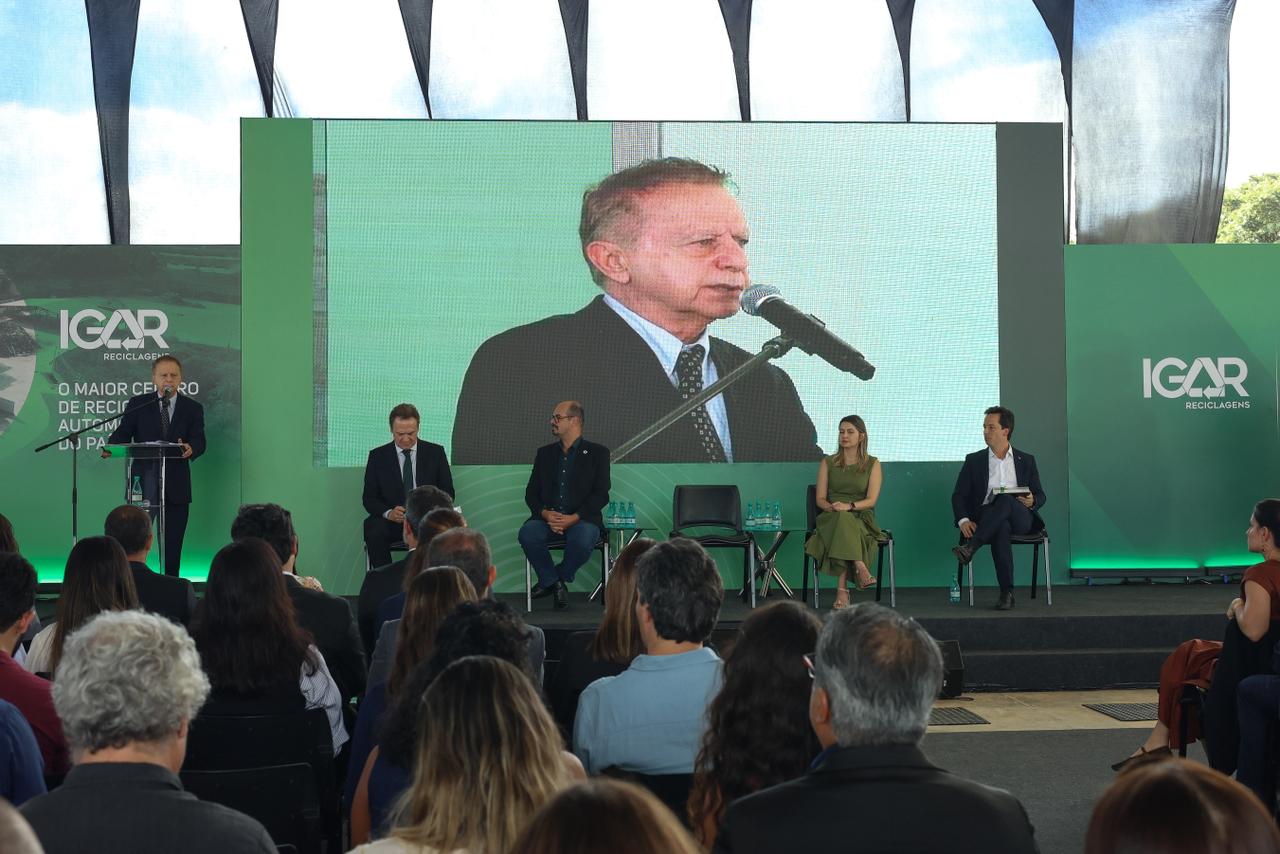 Vittorio Medioli, durante a inauguração da IGAR