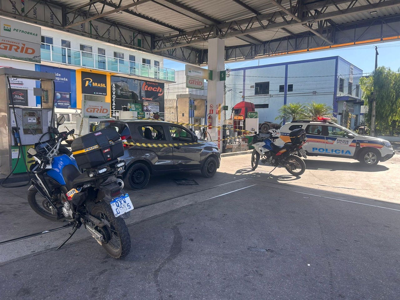 Carro da vítima foi encontrado em um posto de combustíveis com um dos suspeitos de cometer latrocínio