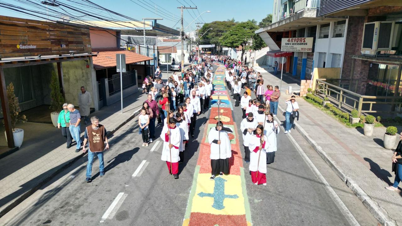 Tapete com imagens sacras será confeccionado ao longo de 980 metros sobre a Rua do rosário 