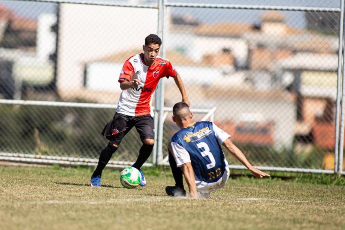 Gunners superou a Capelinha por 3 a 1 nas oitavas de final e garantiu vaga nas quartas de final do campeonato