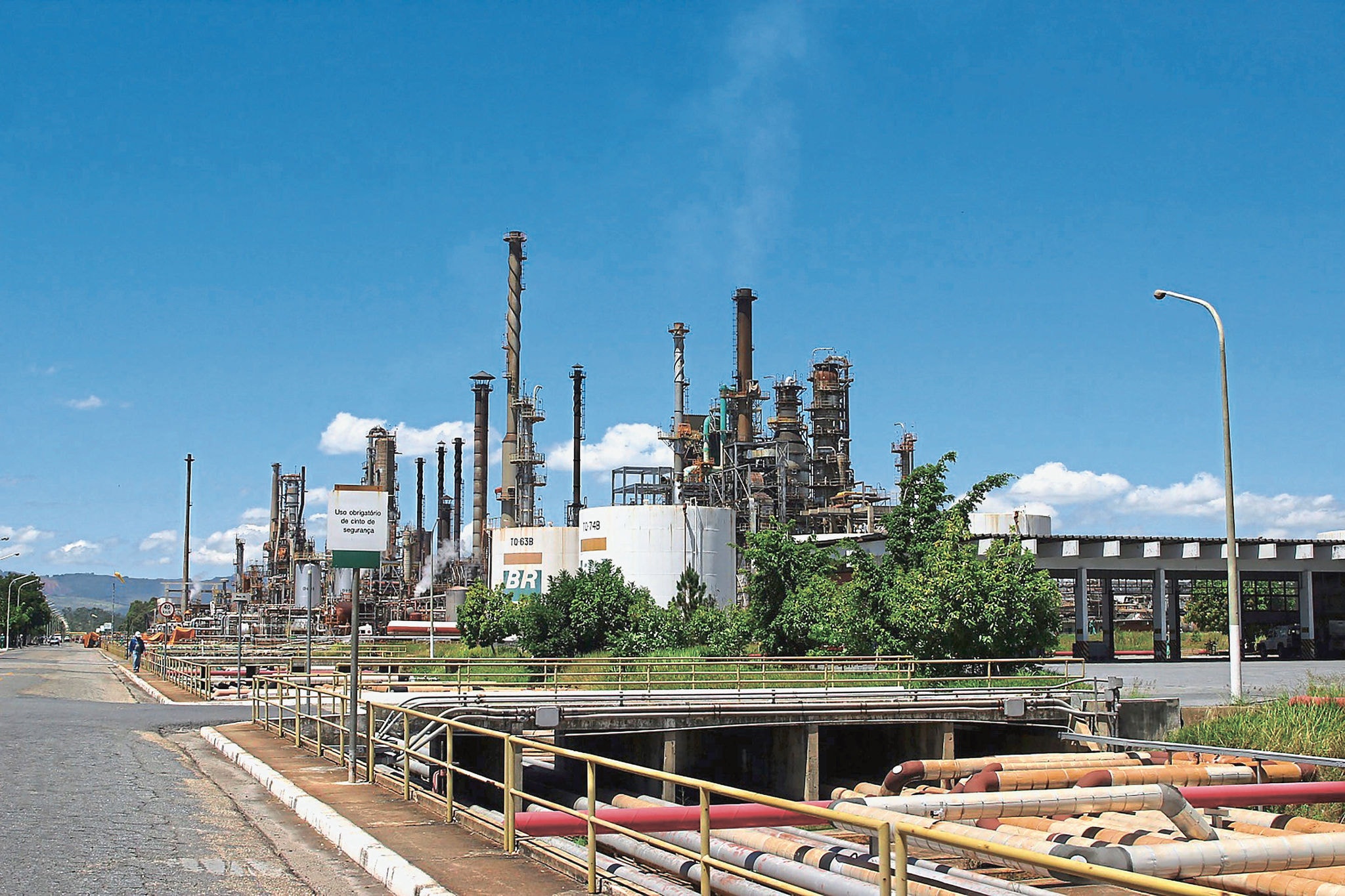 *** Local Caption *** BETIM / O TEMPO / DIVULGACAO
Petrobras vai direcionar recursos para implementação de uma usina fotovoltaica na refinaria Gabriel Passos (Regap), em Betim.
Petrobras/Divulgação