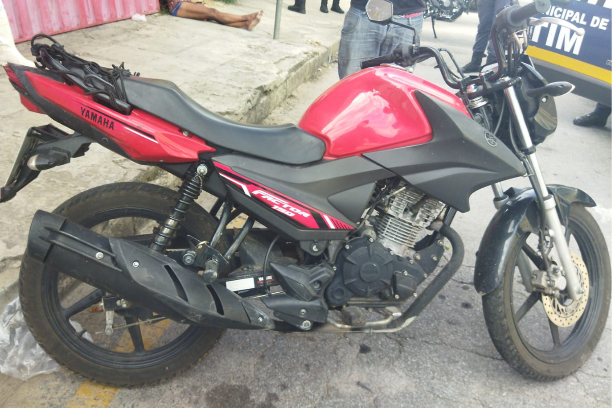 Motocicleta foi removida para um pátio credenciad