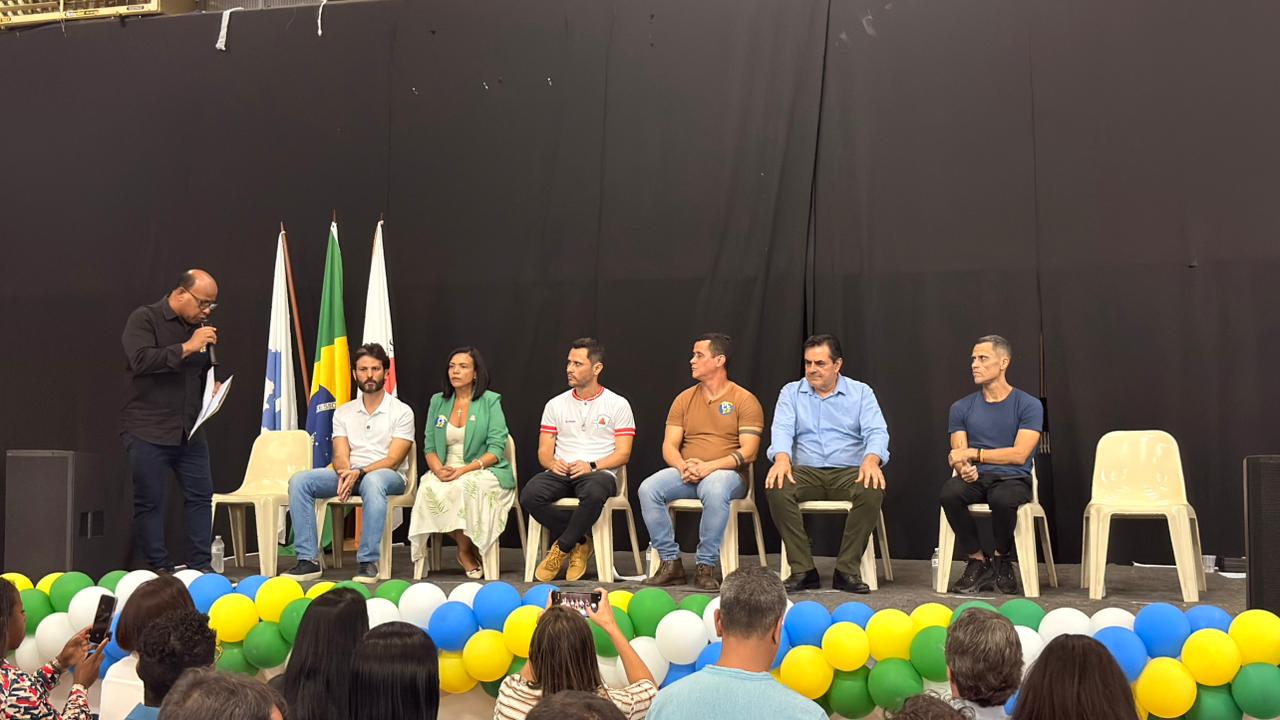 Em Divinópolis, os irmãos Azevedo se encontraram com Aro e Domingos Sávio, no lançamento da pré-candidatura de Eduardo Azevedo a deputado estadual