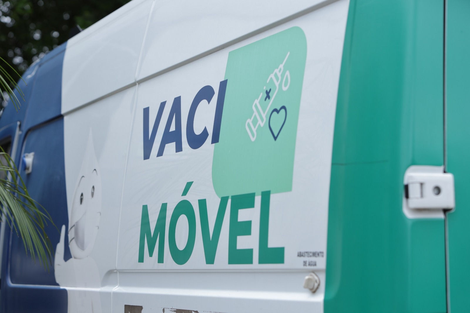 Orientação é que o morador leve documento de identificação e o cartão de vacina