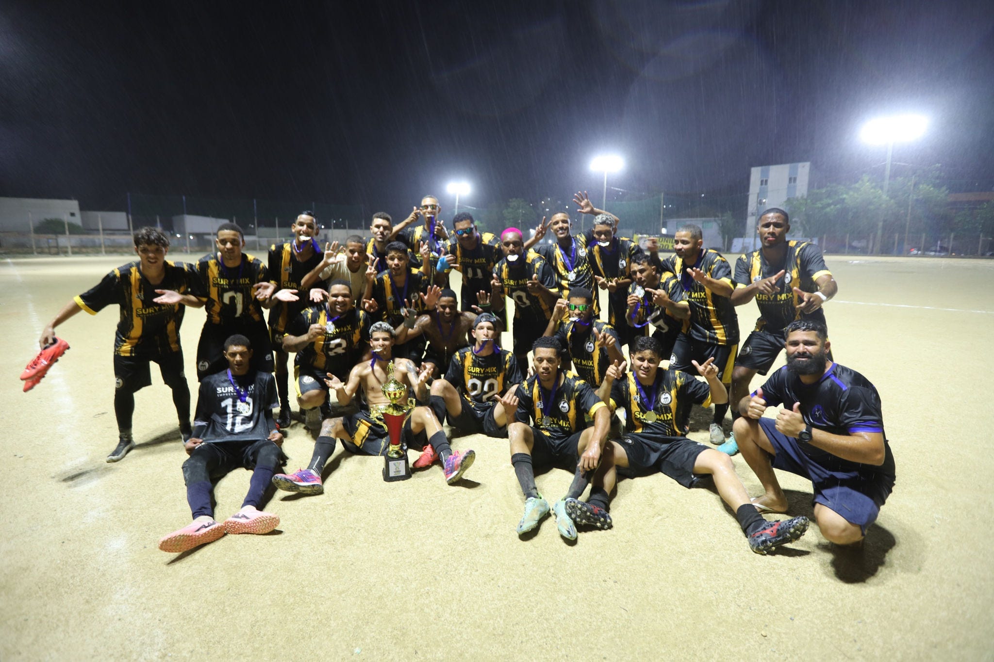Equipe do Unidos do Sul festeja o título no Campo do Alterosas