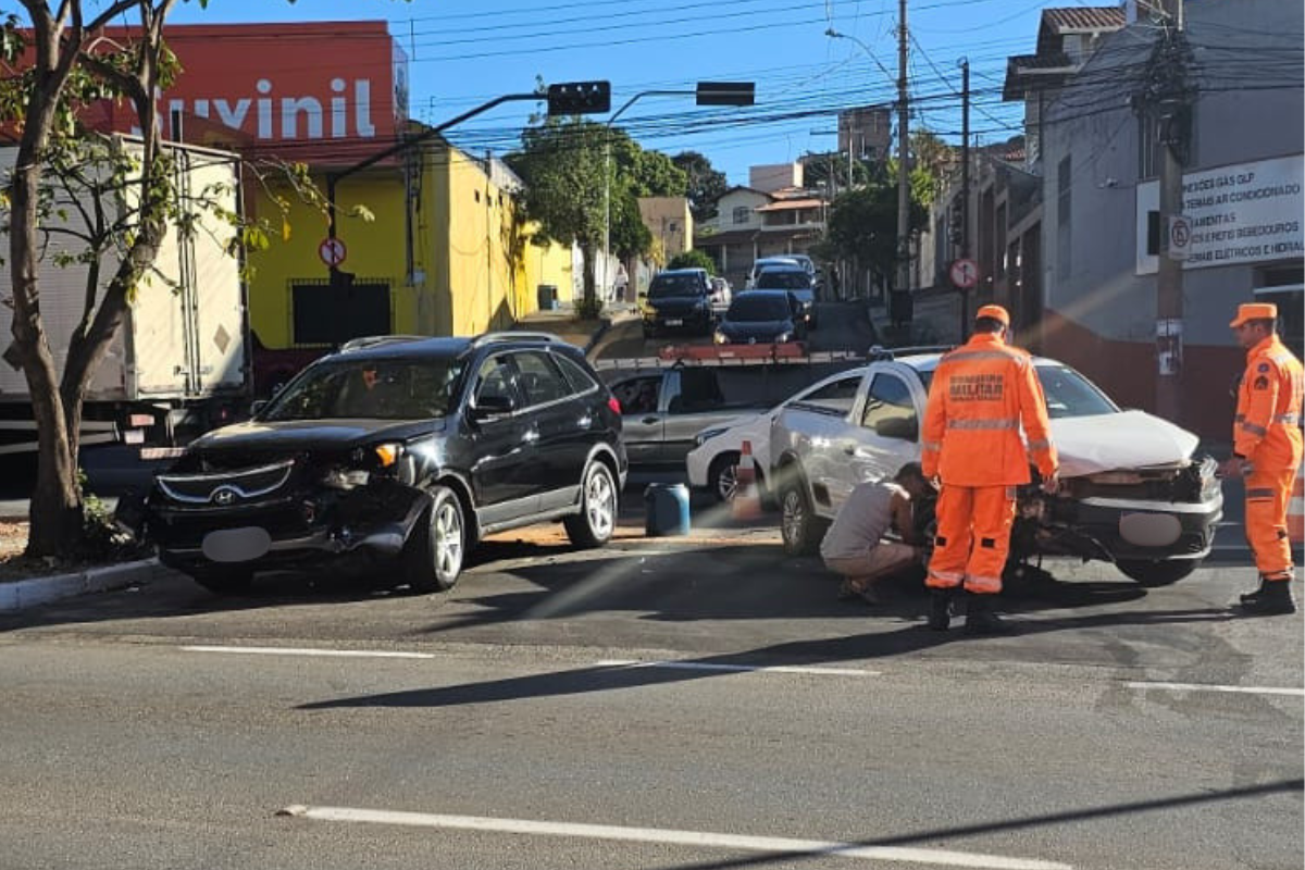 Corpo de Bombeiros está no local
