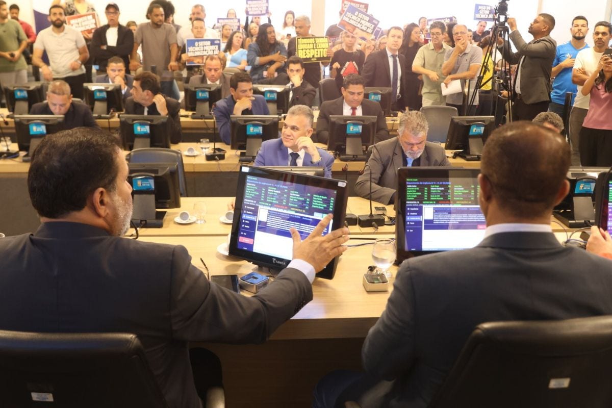 Projeto de lei foi apreciado em reunião extraordinária realizada nesta sexta (29)
