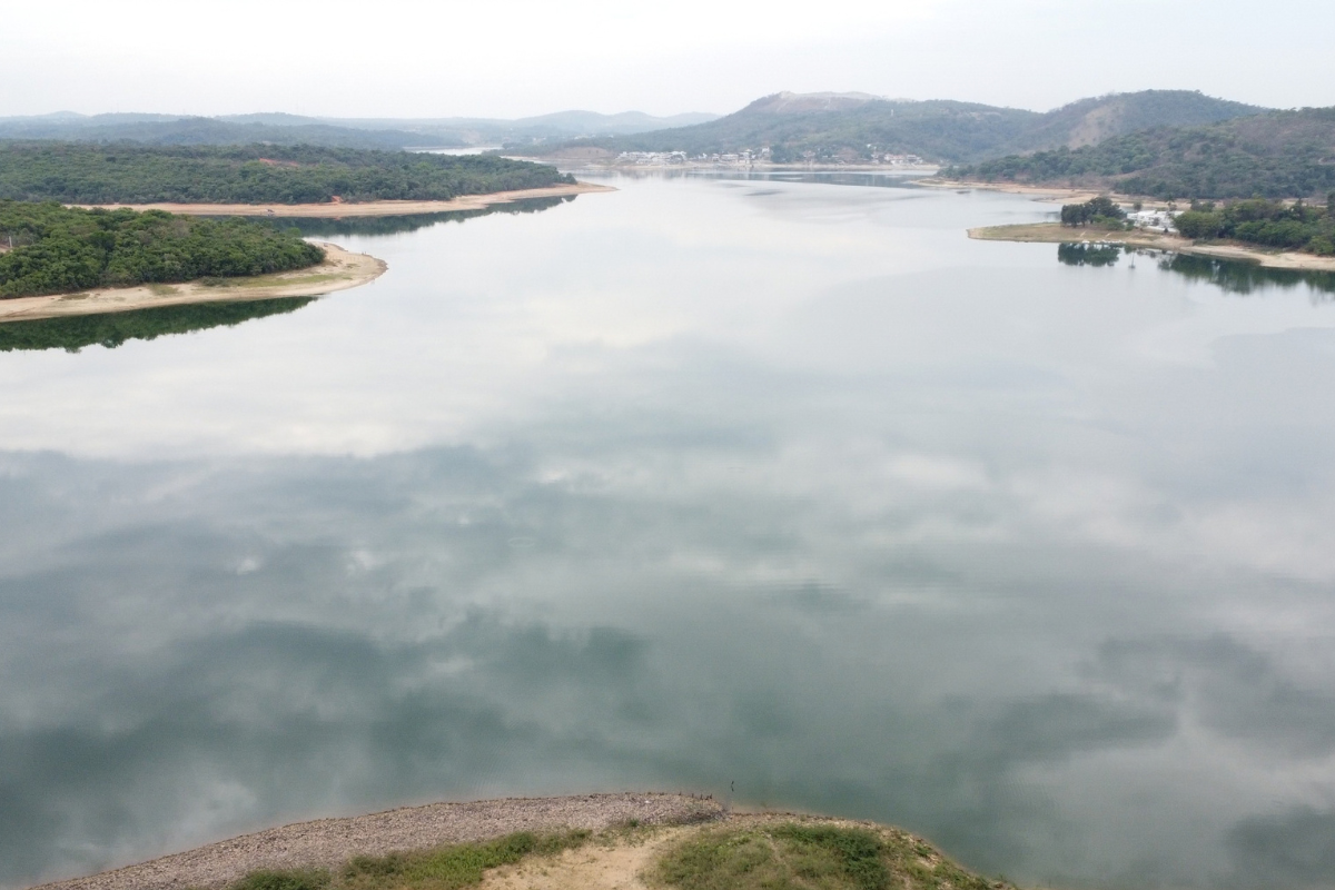Banhos são proibidos na represa Vargem das Flores