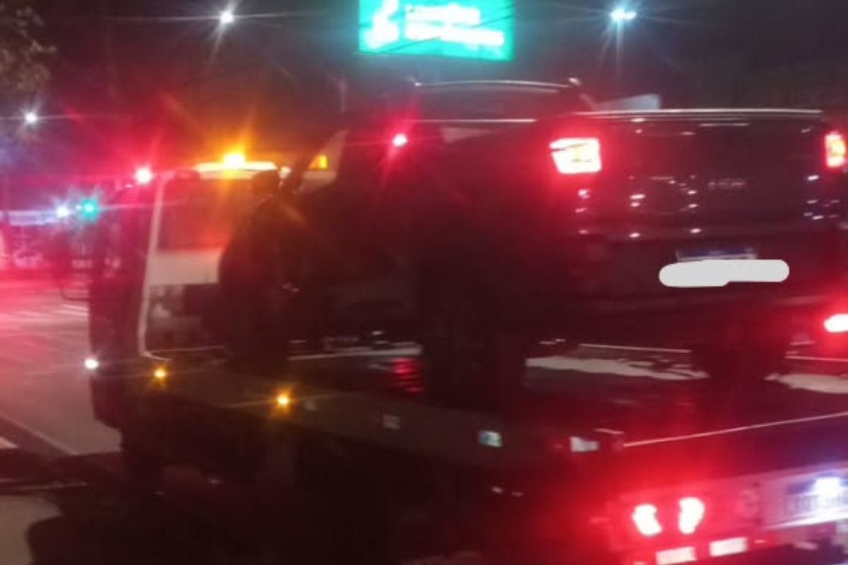 Policiais militares localizaram a caminhonete na avenida Edmeia Mattos Lazzarotti