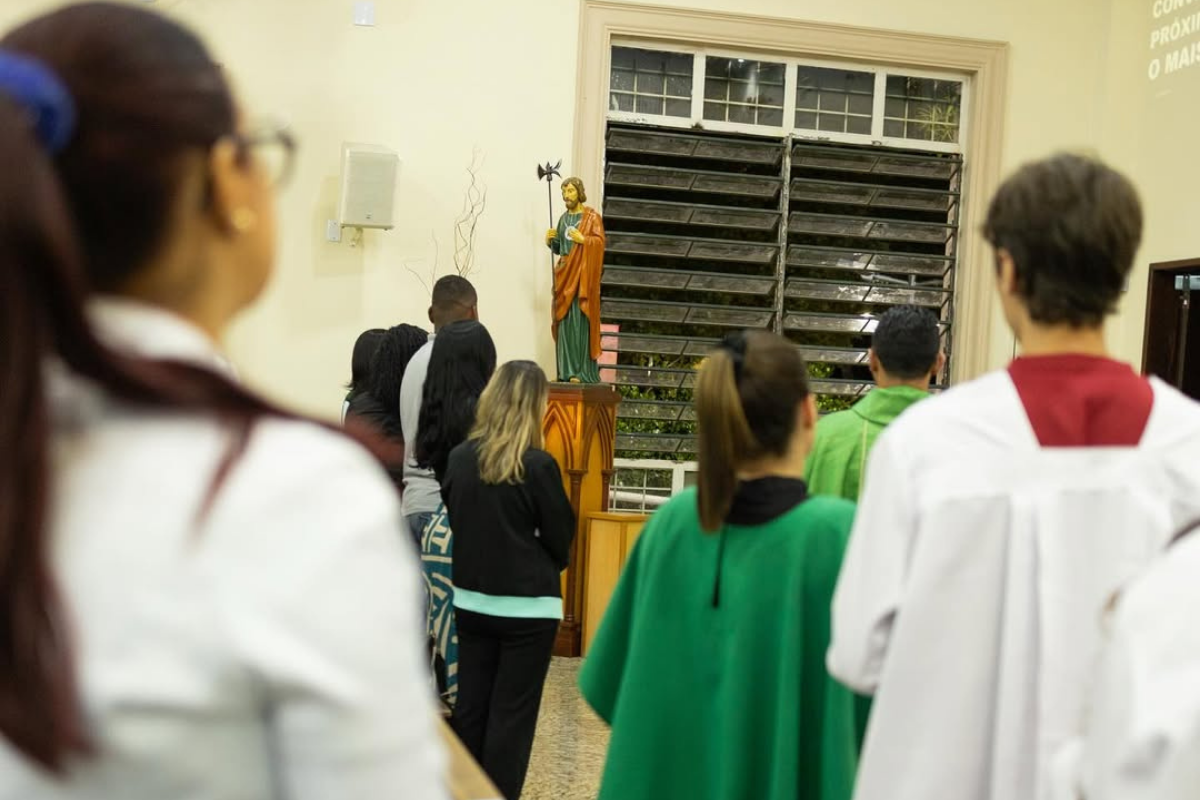 Centenas de fiéis marcam presença nas celebrações do santo das causas impossíveis em Betim