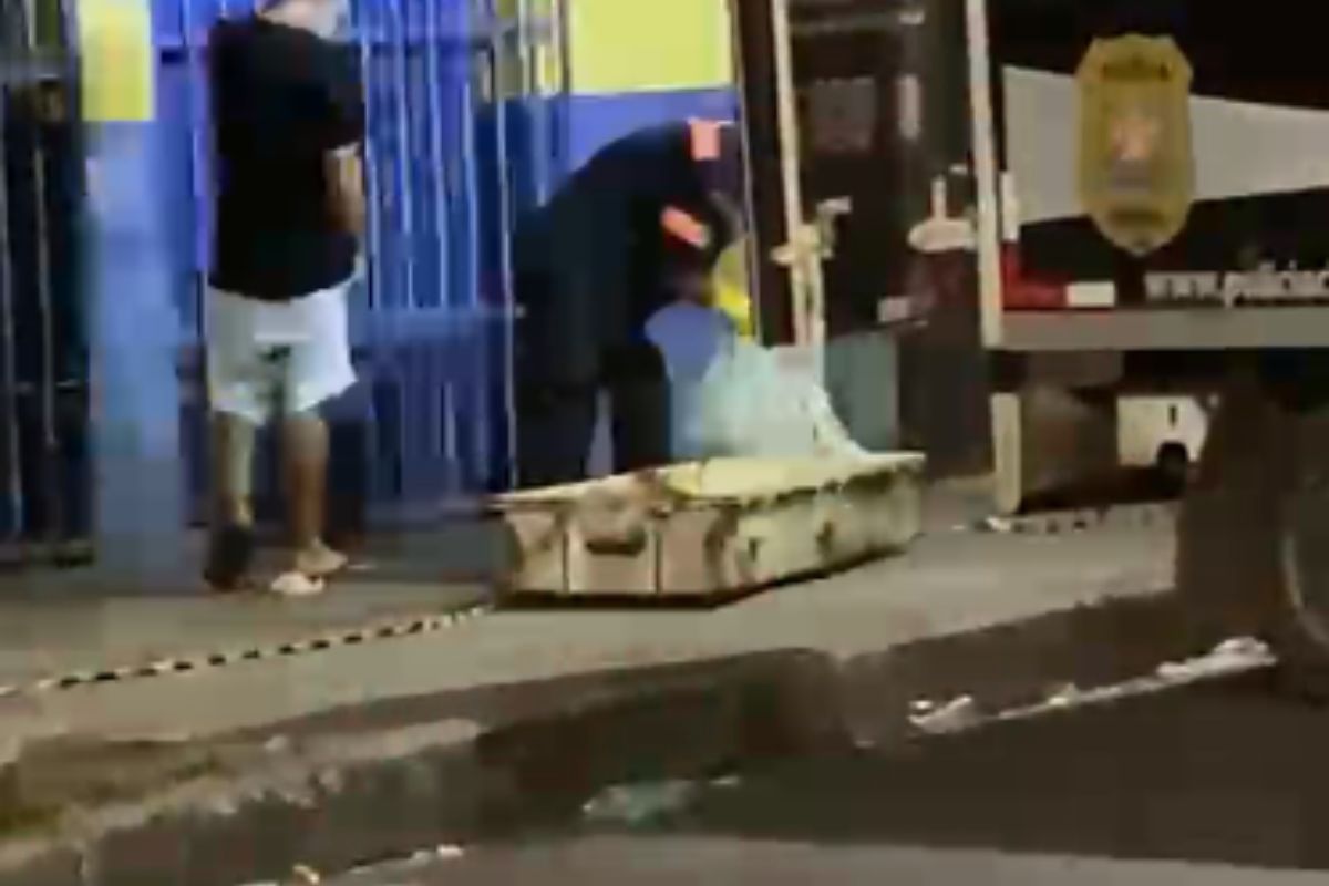 Parente da vítima fatal contou aos militares que o jovem era usuário de drogas e já havia sido preso
