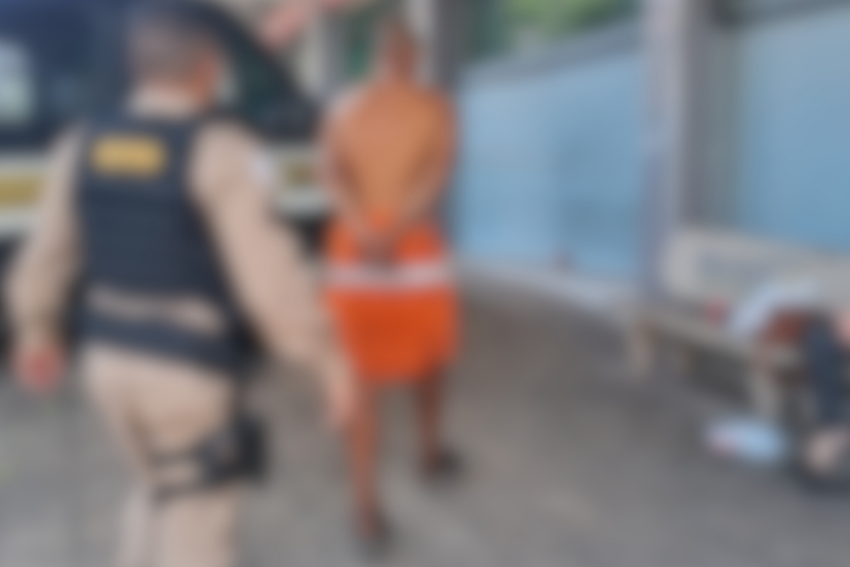 Os detidos são duas mulheres, de 25 e 48 anos, e dois homens, de 22 e 29