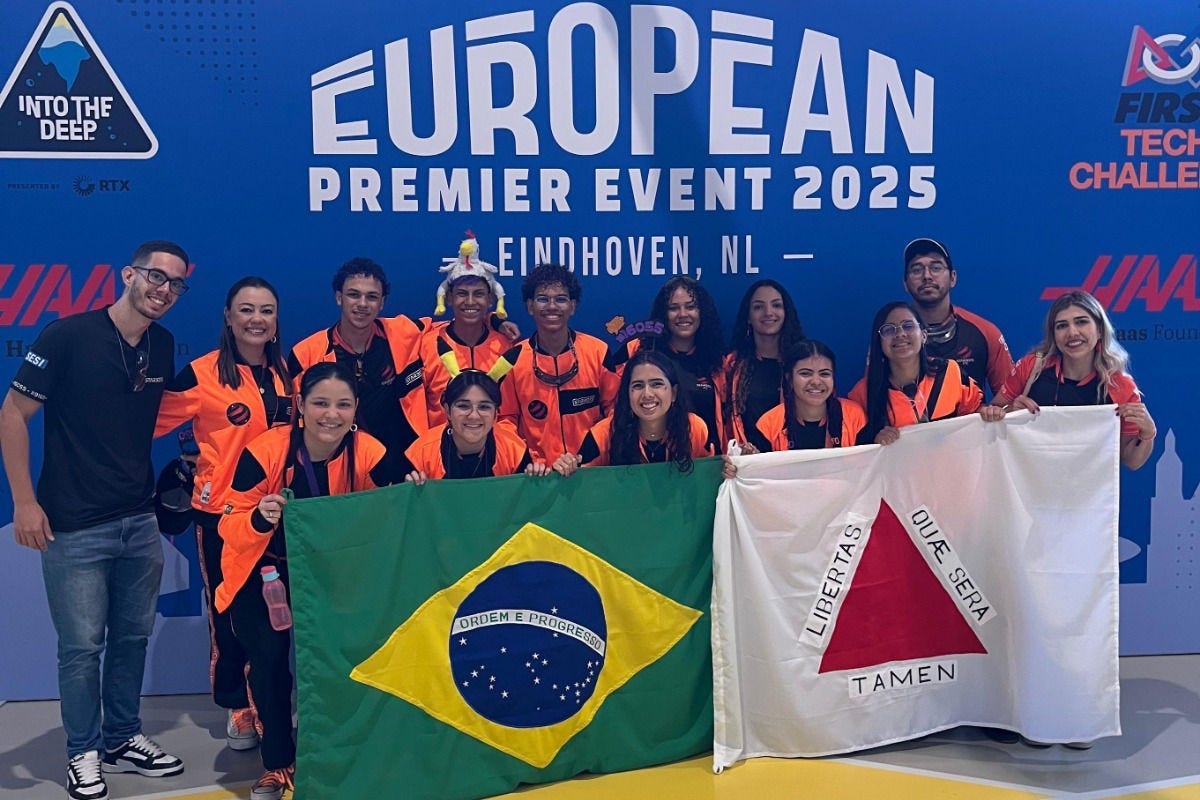 Estudantes foram premiados com segundo lugar no Control Award EU, prêmio que reconhece as melhores equipes que usam sensores e softwares para aumentar funcionalidade do robô em campo