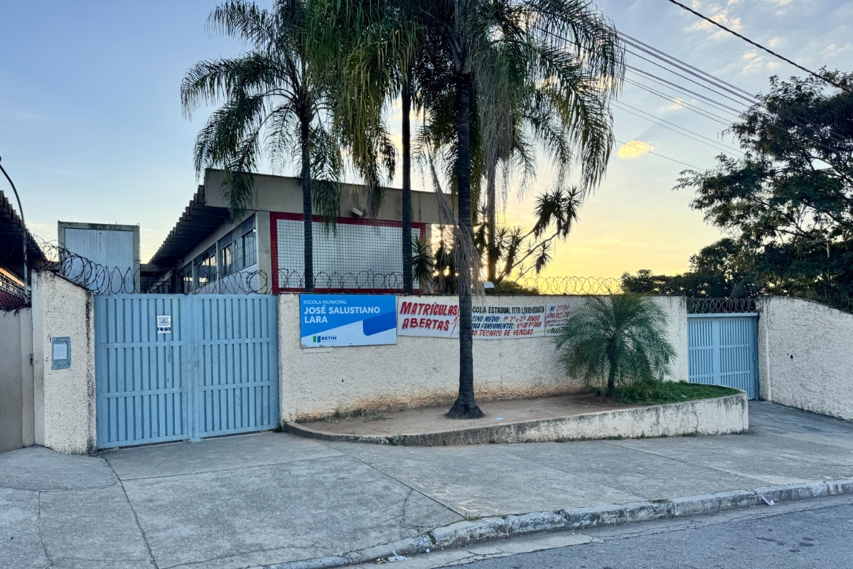 Menina de 11 anos estuda na Escola Municipal José Salustiano Lara 