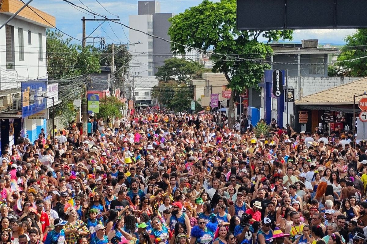 Estão confirmadas apresentações dos blocos Cueca do Avesso, Dona Antônia, Projeto Incentivo, Batuque Coletivo e Roda de Samba Entre Amigo