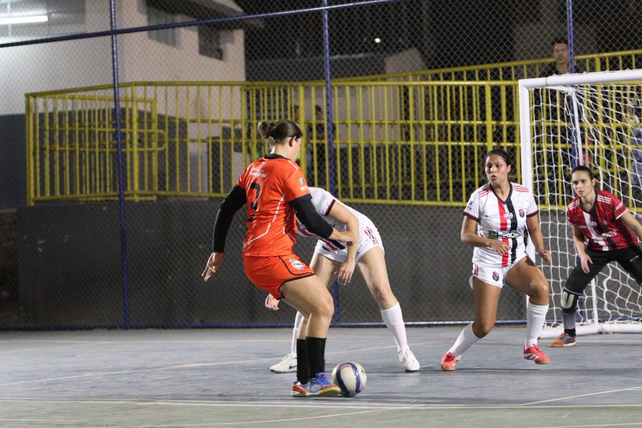 Disputa segue em aberto em todos os grupos do torneio