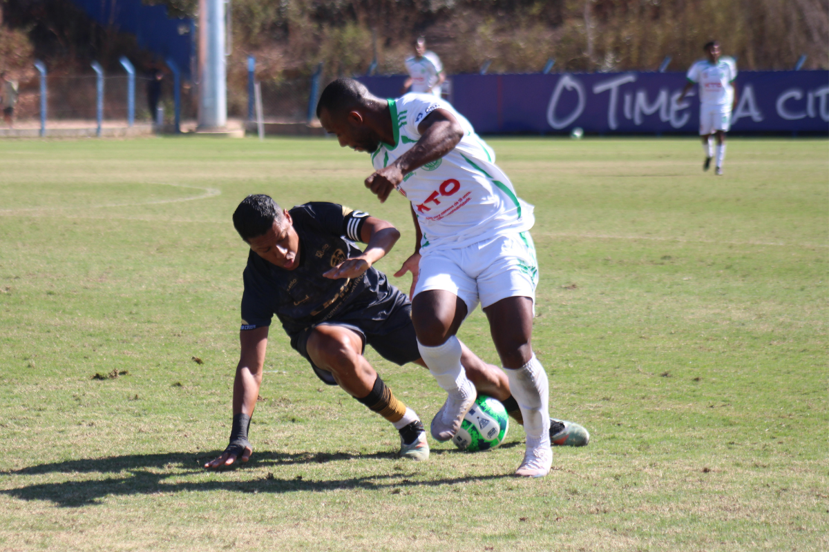 A.E. Novo Cristina superou o Vera Cruz F.C. nos pênaltis, por 4 a 2, e garantiu vaga na decisão