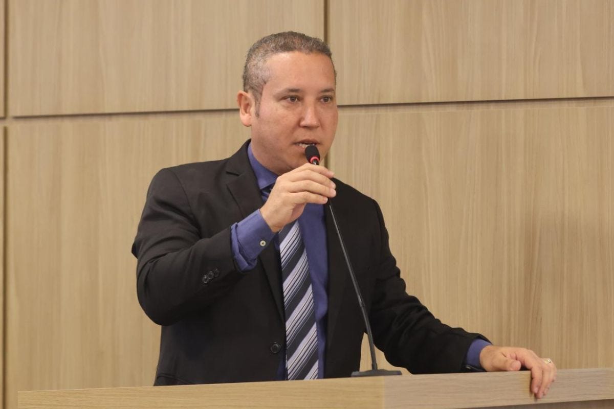 Tiago Santana (PCdoB) é presidente da Comissão de Educação da Câmara Municipal de Betim