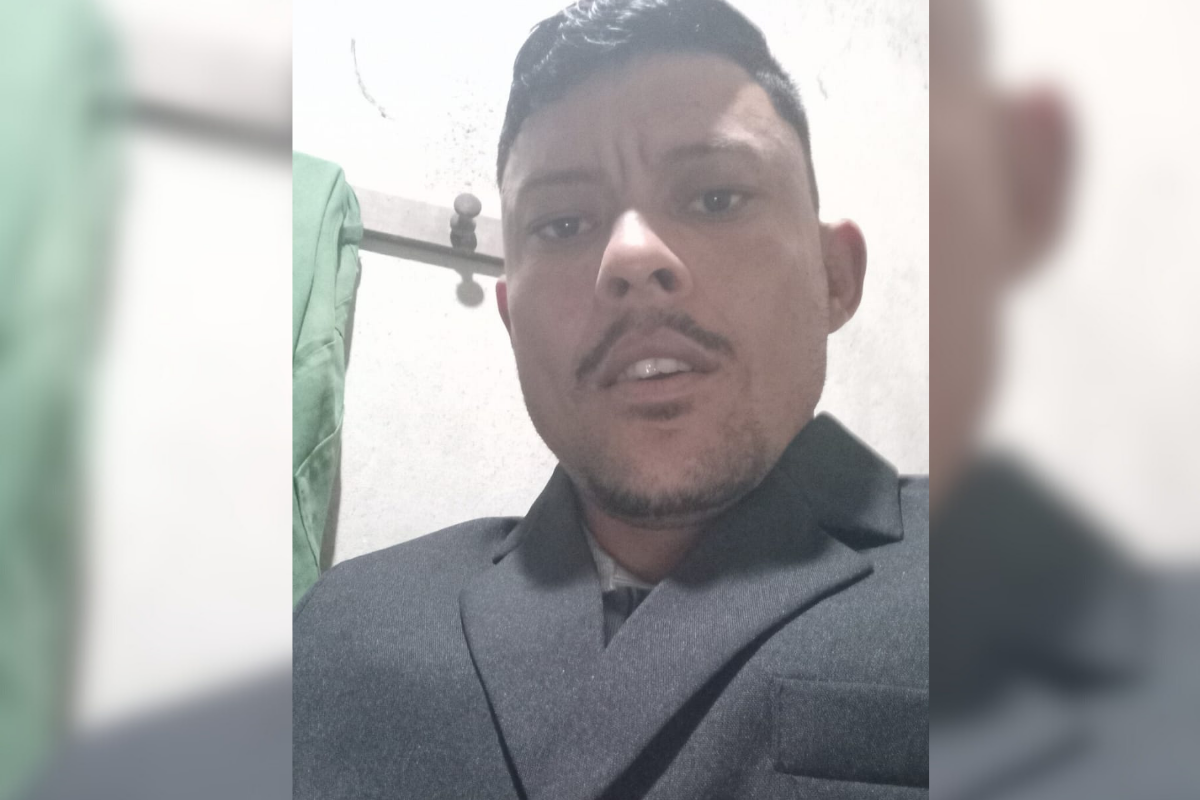 No dia em que desapareceu, Yuri usava calça camuflada do Exército, suja de concreto, pois havia trabalhado como servente de pedreiro em uma obra