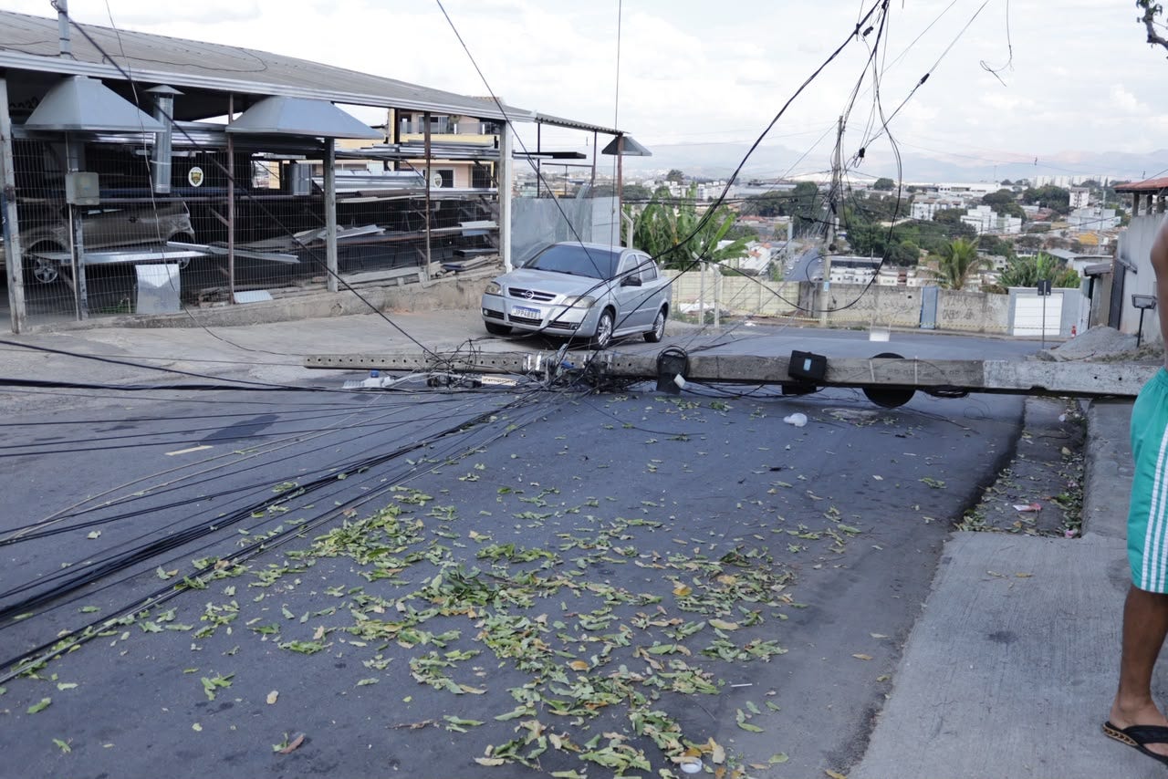 Incidente ocorreu na rua Tiradentes, no bairro Parque das Indústrias, em Betim, na manhã desta sexta-feira (24)