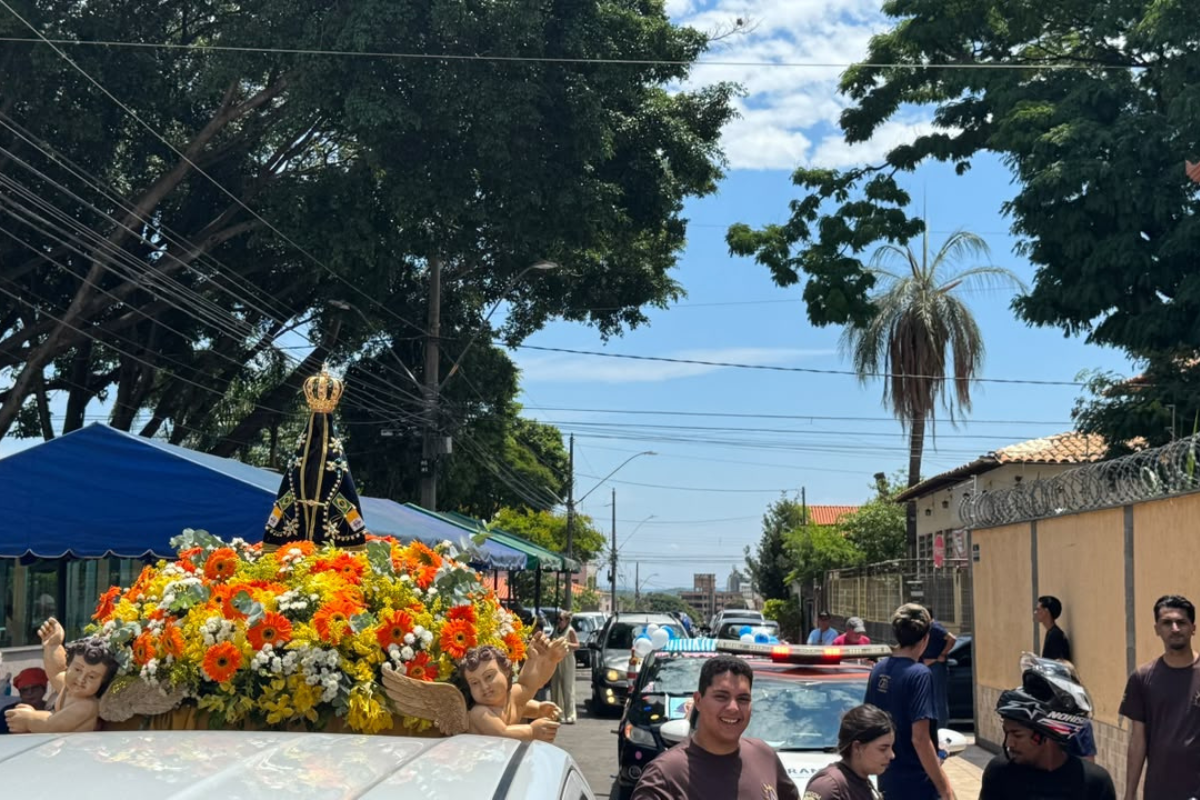 Carreata é tradicional para os fiéis