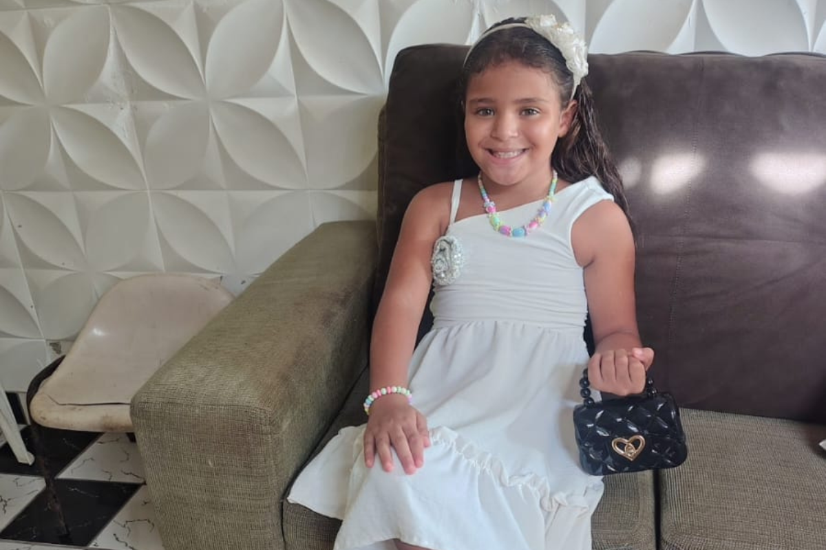 Menina de 7 anos mora com a mãe na região do Citrolândia