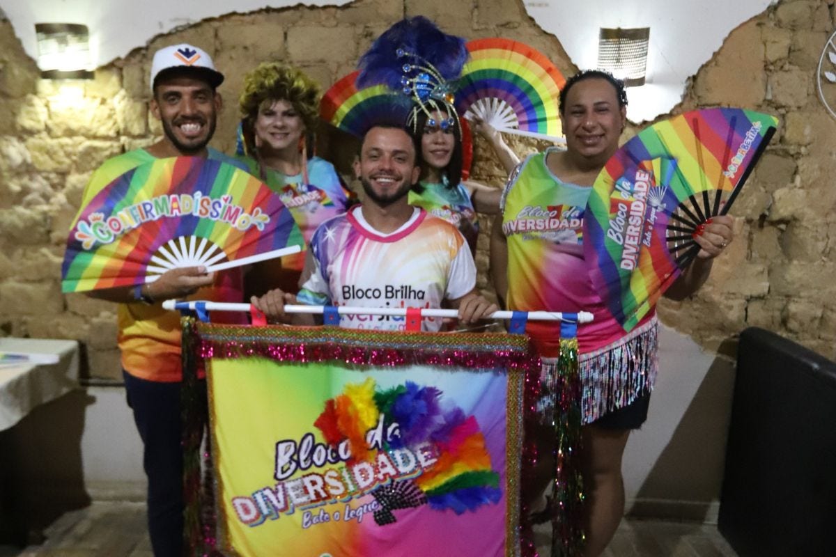 Com o tema “Quem não nasceu para ser rei, nunca será majestade”, o bloco traz à avenida uma mensagem de afirmação, pertencimento e orgulho